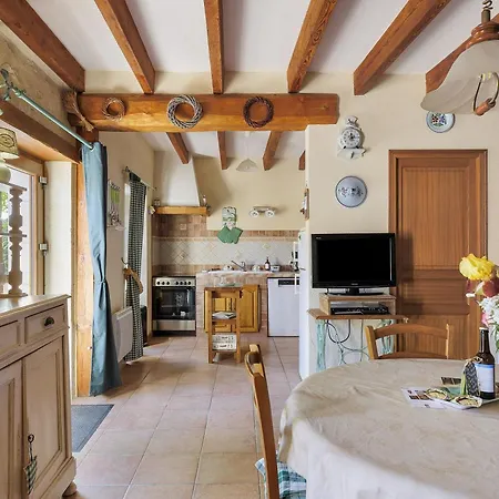 La Ferme Du Bellay - Cote Cour